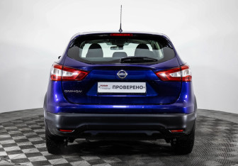 Подержанный автомобиль Nissan Qashqai 2016 года (6 фото)