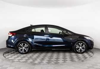 Подержанный автомобиль Kia Cerato Sedan 2018 года (4 фото)