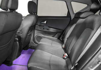 Подержанный автомобиль Kia Ceed Wagon 2010 года (12 фото)