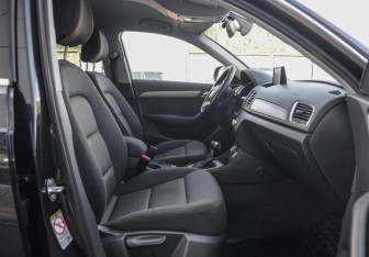 Подержанный автомобиль Audi Q3 2013 года (21 фото)