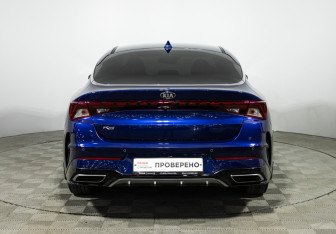 Подержанный автомобиль Kia K5 2020 года (6 фото)