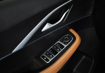 Подержанный автомобиль Omoda C5 2023 года (22 фото)