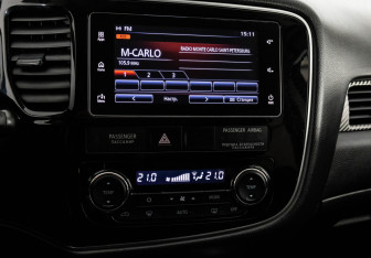 Подержанный автомобиль Mitsubishi Outlander 2018 года (13 фото)