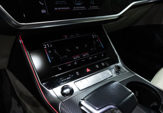 Подержанный автомобиль Audi A6 Sedan 2021 года (21 фото)