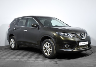 Подержанный автомобиль Nissan X-Trail 2017 года (3 фото)