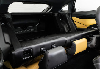 Подержанный автомобиль Changan UNI-V 2023 года (23 фото)
