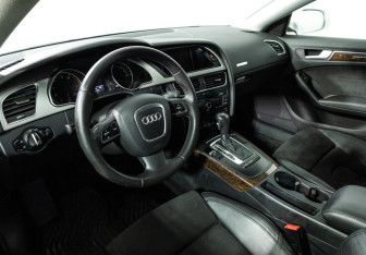 Подержанный автомобиль Audi A5 Liftback 2011 года (11 фото)