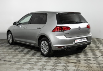 Подержанный автомобиль Volkswagen Golf Hatchback 2014 года (7 фото)