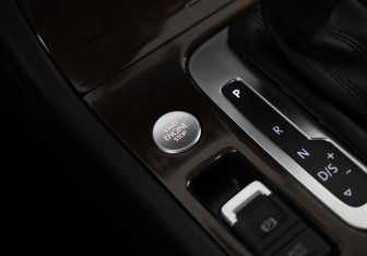 Подержанный автомобиль Volkswagen Touareg 2016 года (15 фото)