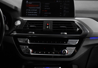 Подержанный автомобиль BMW X3 2020 года (18 фото)