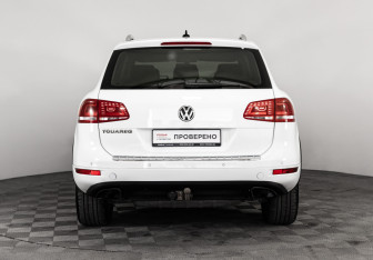Подержанный автомобиль Volkswagen Touareg 2012 года (6 фото)