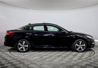 Подержанный автомобиль Kia Optima Sedan 2018 года (4 фото)