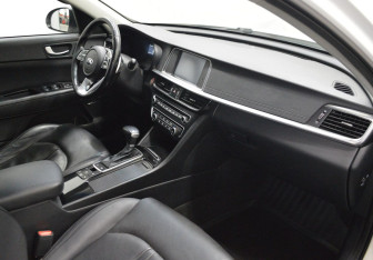 Подержанный автомобиль Kia Optima Sedan 2018 года (12 фото)