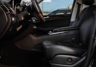 Подержанный автомобиль Mercedes-Benz GLE 2015 года (26 фото)