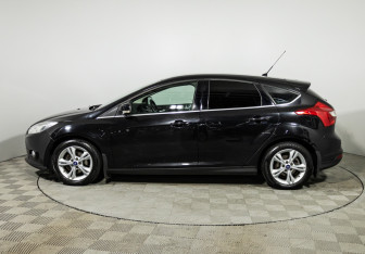 Подержанный автомобиль Ford Focus Hatchback 2014 года (8 фото)