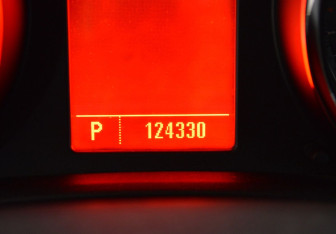 Подержанный автомобиль Opel Astra Hatchback 2011 года (15 фото)