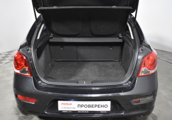 Подержанный автомобиль Chevrolet Cruze Hatchback 2012 года (19 фото)