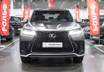 Подержанный автомобиль Lexus LX 2022 года (5 фото)