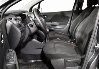 Подержанный автомобиль Renault Kaptur 2018 года (10 фото)