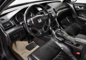 Подержанный автомобиль Honda Accord Sedan 2011 года (9 фото)