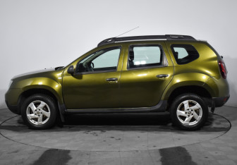 Подержанный автомобиль Renault Duster 2015 года (8 фото)