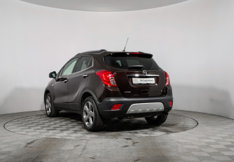 Подержанный автомобиль Opel Mokka 2013 года (7 фото)