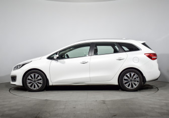 Подержанный автомобиль Kia Ceed Wagon 2017 года (8 фото)