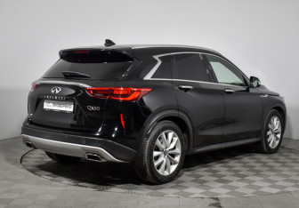 Подержанный автомобиль Infiniti QX50 2018 года (5 фото)