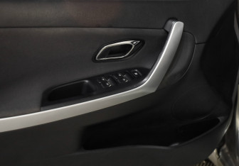 Подержанный автомобиль Kia Ceed Hatchback 2015 года (16 фото)