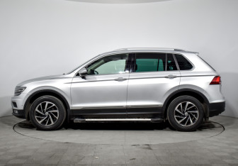 Подержанный автомобиль Volkswagen Tiguan 2018 года (8 фото)