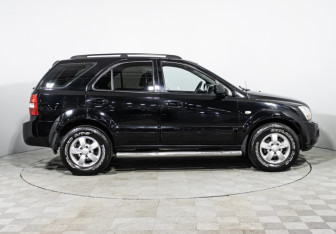 Подержанный автомобиль Kia Sorento 2008 года (4 фото)