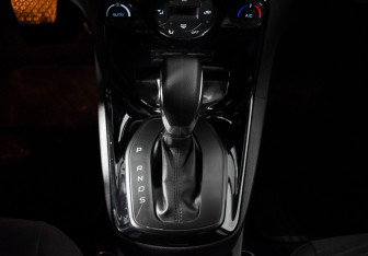 Подержанный автомобиль Ford Fiesta Hatchback 2016 года (10 фото)