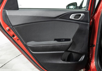 Подержанный автомобиль Kia Ceed Hatchback 2022 года (26 фото)