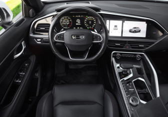 Подержанный автомобиль Geely Tugella 2024 года (11 фото)