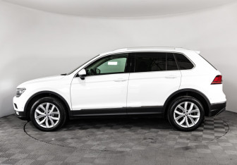 Подержанный автомобиль Volkswagen Tiguan 2017 года (9 фото)