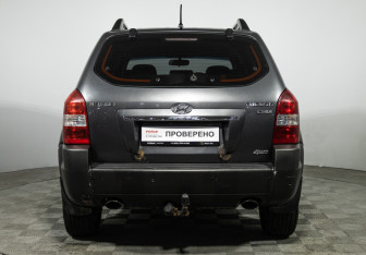 Подержанный автомобиль Hyundai Tucson 2008 года (6 фото)