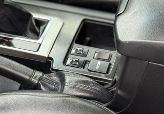 Подержанный автомобиль Toyota Land Cruiser Prado 2015 года (17 фото)