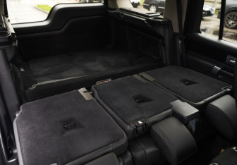 Подержанный автомобиль Land Rover Discovery 2009 года (31 фото)