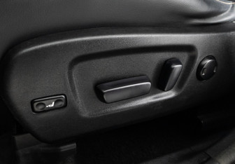 Подержанный автомобиль Toyota Highlander 2014 года (18 фото)