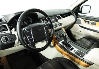 Подержанный автомобиль Land Rover Range Rover Sport 2013 года (11 фото)