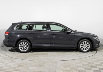 Подержанный автомобиль Volkswagen Passat Wagon 2019 года (4 фото)