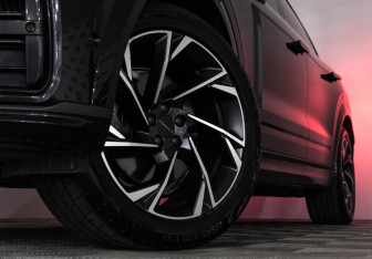 Подержанный автомобиль Lynk&Co 09 2023 года (33 фото)