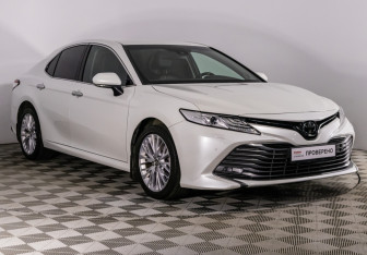 Подержанный автомобиль Toyota Camry Sedan 2019 года (3 фото)