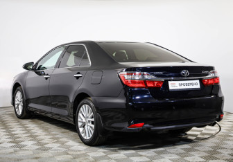Подержанный автомобиль Toyota Camry Sedan 2015 года (7 фото)