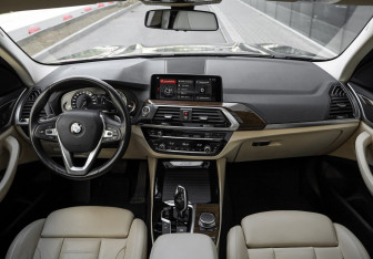 Подержанный автомобиль BMW X3 2019 года (12 фото)