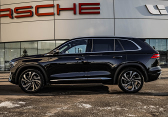 Подержанный автомобиль Geely Monjaro 2022 года (10 фото)