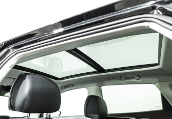 Подержанный автомобиль Hongqi HS5 2024 года (15 фото)