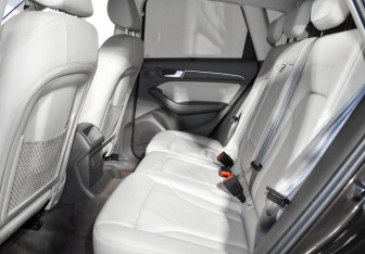 Подержанный автомобиль Audi Q5 2013 года (11 фото)