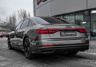 Подержанный автомобиль Audi A8 2019 года (9 фото)