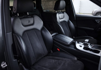 Подержанный автомобиль Audi Q7 2015 года (27 фото)